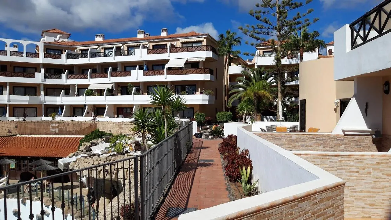 Apartment With Pool And Gardens Near The Coast San Miguel de Abona