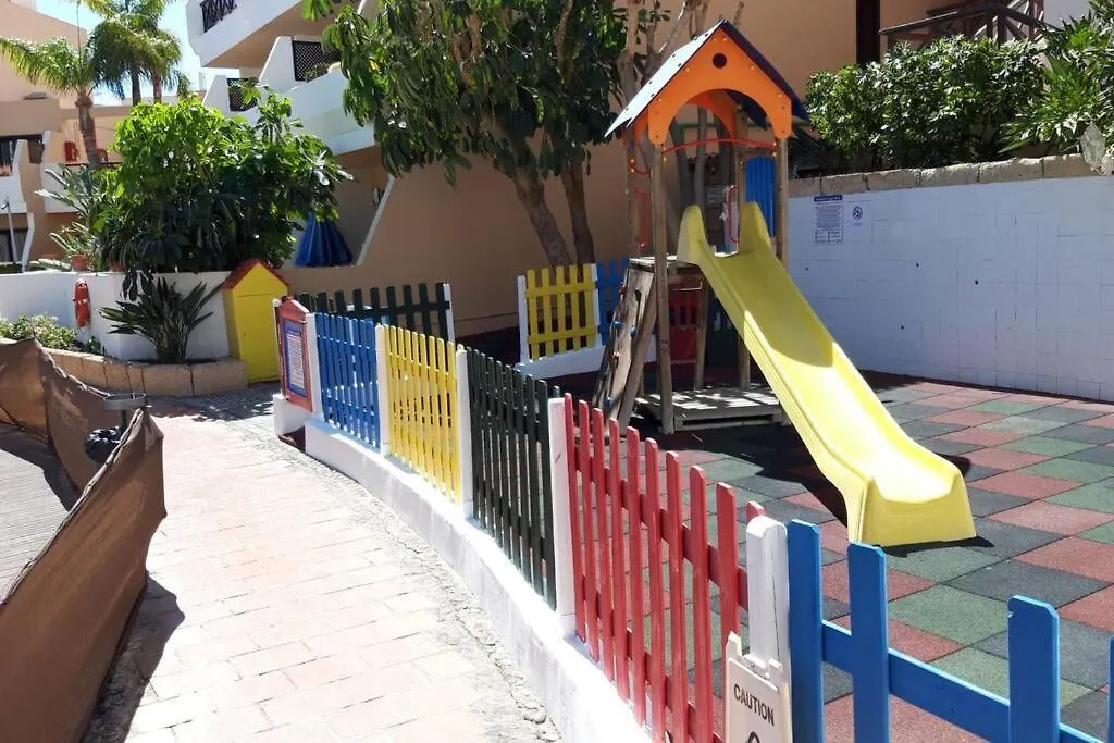 Apartment With Pool And Gardens Near The Coast San Miguel de Abona